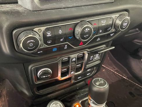 Certified 2023 Jeep Wrangler Unlimited Sahara w/ Cold Weather Group image 8