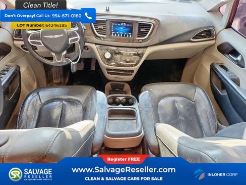 Used 2019 Chrysler Pacifica Touring-L image 11