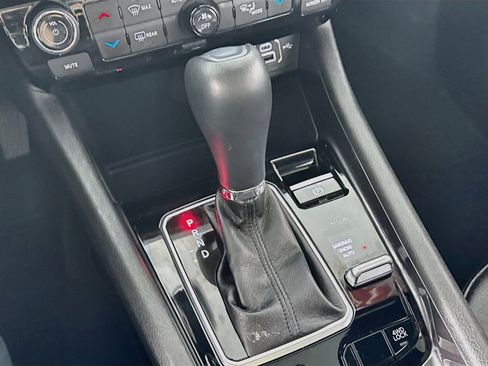 Used 2025 Jeep Compass Latitude w/ Sun & Sound Group AWD/4WD image 19