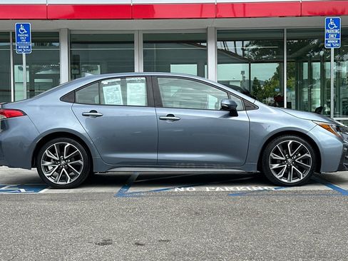 Used 2020 Toyota Corolla SE w/ Carpet Mat Package (TMS) FWD image 3