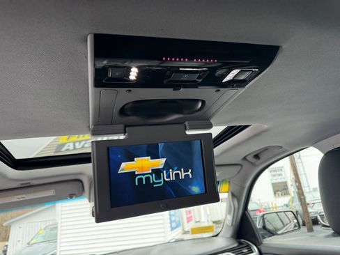 Used 2015 Chevrolet Suburban LTZ image 13