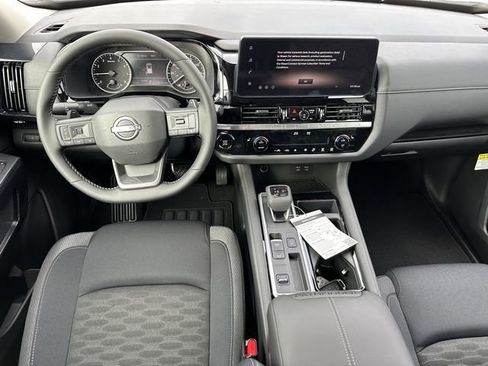 New 2026 Nissan Pathfinder SV image 18