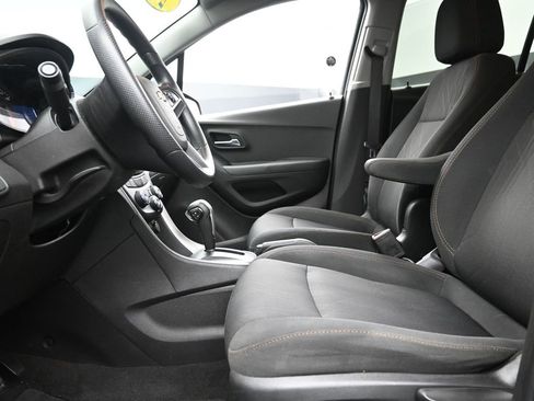 Used 2017 Chevrolet Trax LT AWD/4WD image 13
