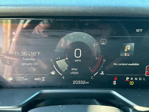 Used 2025 GMC Acadia Elevation image 27