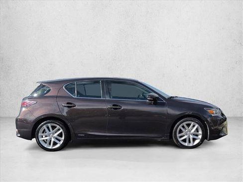 Used 2016 Lexus CT 200h image 4