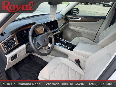 Certified 2026 Volkswagen Atlas SE w/ Panoramic Sunroof Package FWD image 5
