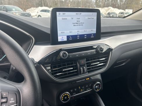 Used 2020 Ford Escape SE image 16