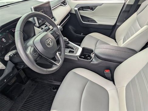 Used 2023 Toyota RAV4 XLE Premium image 21