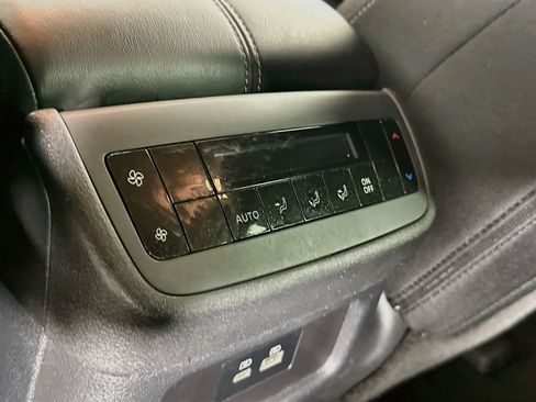 Used 2025 Nissan Pathfinder SV FWD image 26