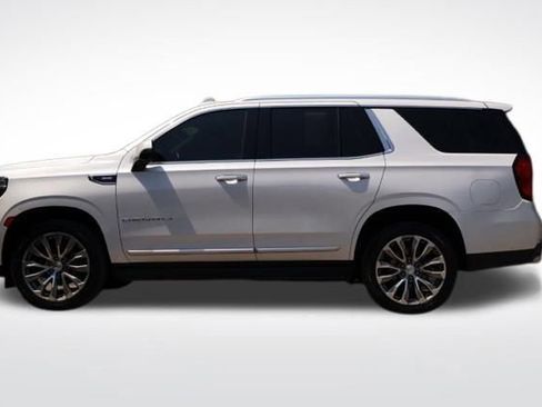 Used 2021 GMC Yukon Denali w/ Denali Premium Package image 8