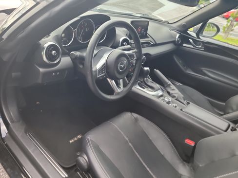 Used 2023 MAZDA MX-5 Miata Grand Touring RWD image 15