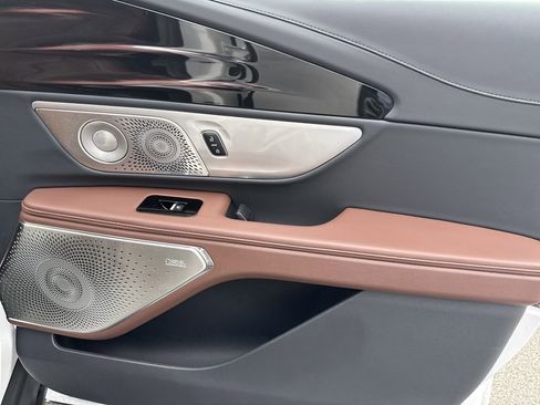 Used 2026 Lincoln Nautilus Reserve image 14