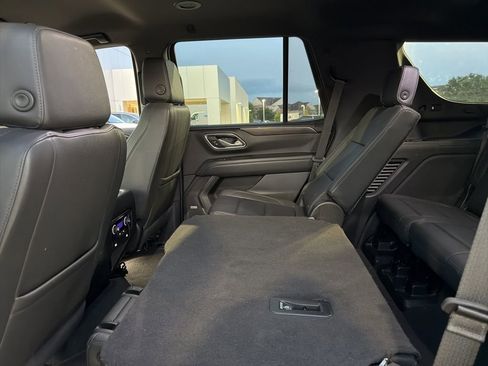 Used 2024 Chevrolet Tahoe LT RWD image 9