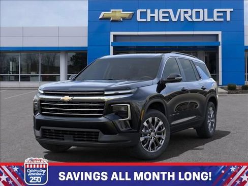 New 2025 Chevrolet Traverse LT w/ Sun and Wheel Package FWD image 6