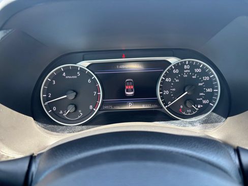 Used 2025 Nissan Sentra SV FWD image 38