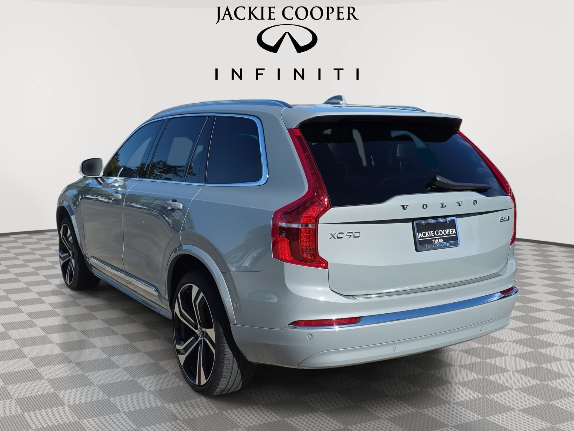Used 2024 Volvo XC90 B6 Ultimate w/ Protection Package Premier AWD/4WD image 7