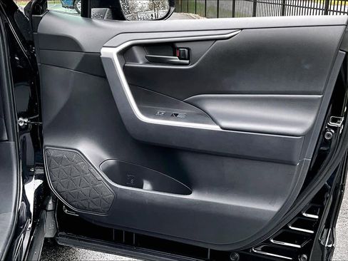 Certified 2025 Toyota RAV4 LE image 22