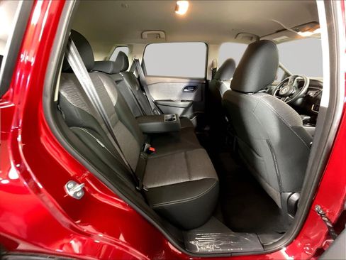 Used 2023 Nissan Rogue SV AWD/4WD image 24