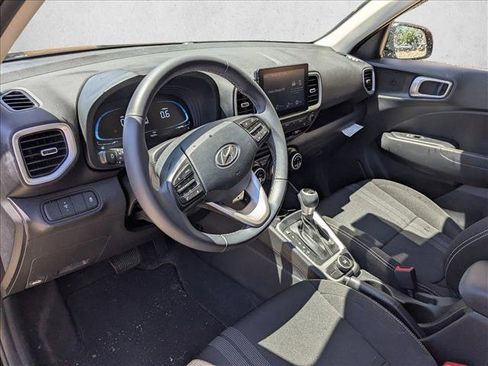 Used 2023 Hyundai Venue SEL FWD image 10