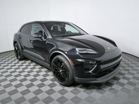 Certified 2025 Porsche Macan Electric image 27