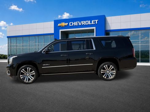 Certified 2018 GMC Yukon XL Denali w/ Denali Ultimate Package RWD image 4