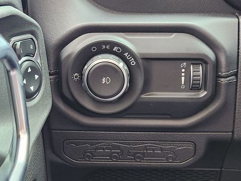 New 2026 Jeep Wrangler Unlimited Sahara AWD/4WD image 18