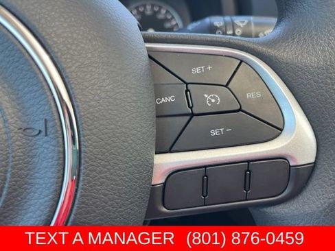 Used 2023 Jeep Renegade Latitude w/ Sun/Sound Group AWD/4WD image 25