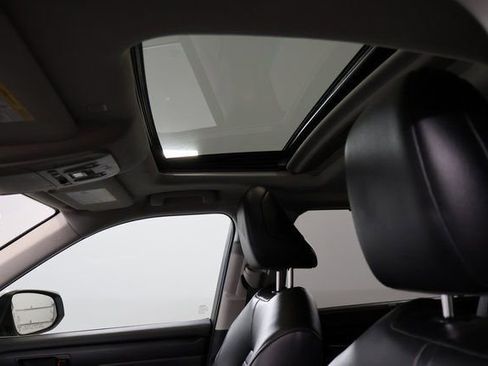 Used 2022 Toyota Highlander XLE AWD/4WD image 13