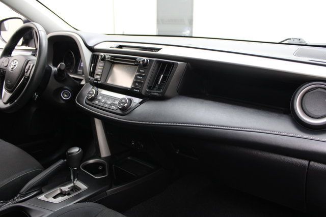 Used 2017 Toyota RAV4 XLE w/ Plus Special Value Package AWD/4WD image 5