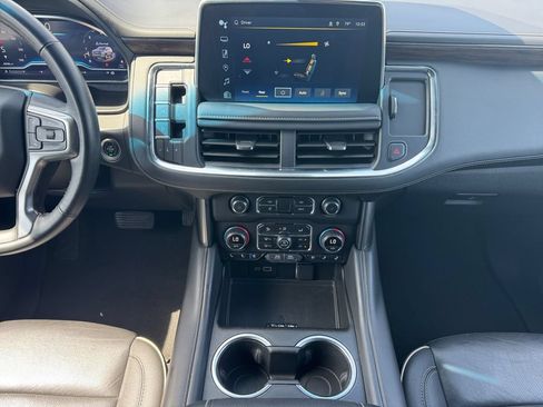 Used 2024 Chevrolet Tahoe Premier RWD image 11
