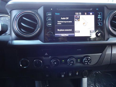 Used 2019 Toyota Tacoma TRD Sport image 14