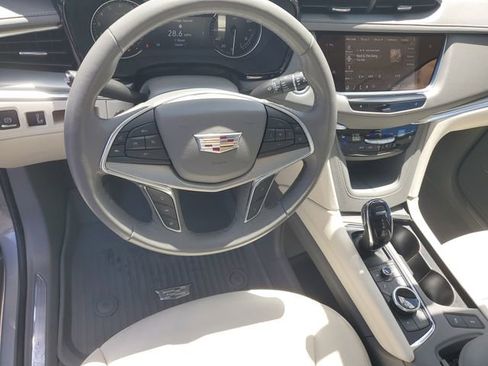Certified 2023 Cadillac XT5 Premium Luxury FWD image 12