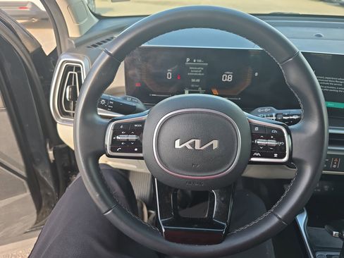 Used 2025 Kia Sorento S w/ Panoramic Sunroof Package FWD image 16