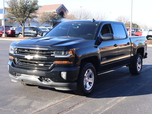 Used 2018 Chevrolet Silverado 1500 LT w/ Texas Edition image 26