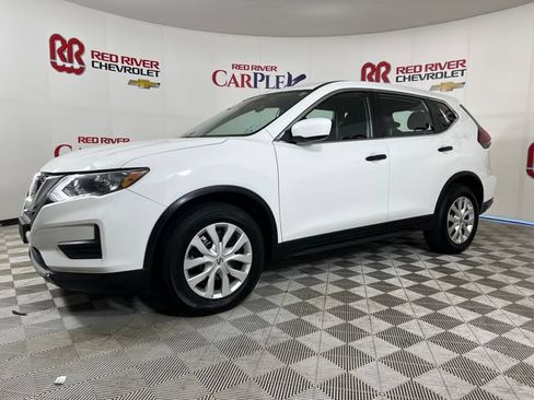 Used 2020 Nissan Rogue S FWD image 3