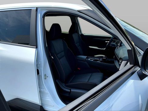 Certified 2026 Nissan Rogue SV AWD/4WD image 31
