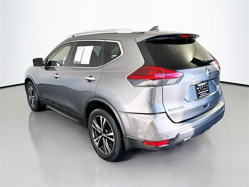 Used 2019 Nissan Rogue SV w/ Premium Package image 5