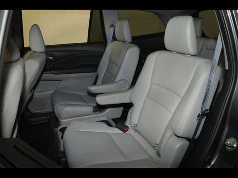 Used 2019 Honda Pilot Touring image 28
