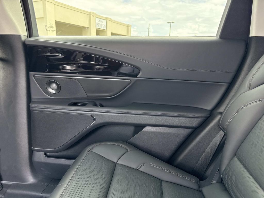 New 2026 Lincoln Nautilus Reserve AWD/4WD image 15