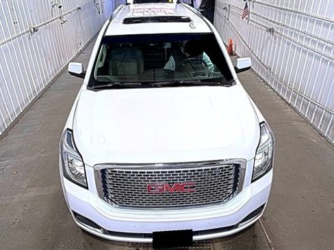Used 2016 GMC Yukon XL Denali w/ Open Road Package AWD/4WD image 2