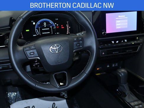 Used 2025 Toyota Camry SE image 20