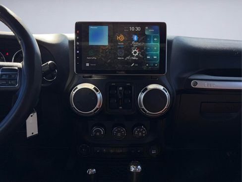 Used 2017 Jeep Wrangler Unlimited Sahara w/ Mopar Chrome Edition Group AWD/4WD image 21