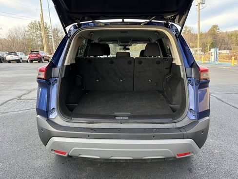Used 2023 Nissan Rogue SV image 16