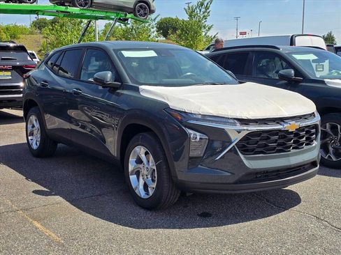 New 2026 Chevrolet Trax LS FWD image 13