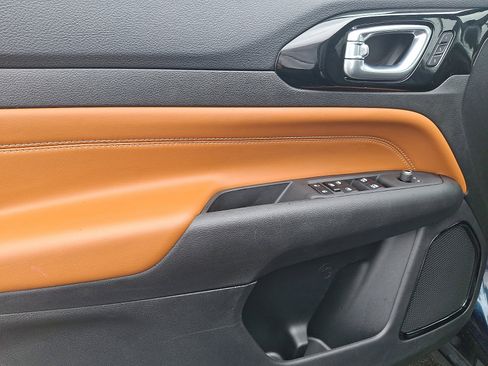 Used 2024 Jeep Compass Limited w/ Elite Group image 12