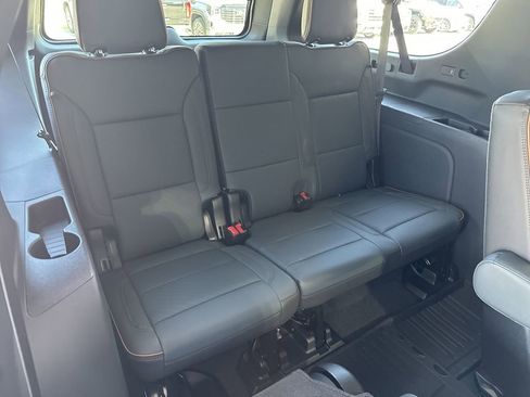 New 2026 GMC Yukon XL AT4 w/ AT4 Premium Plus Package AWD/4WD image 40