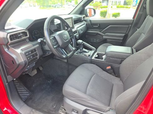 Used 2025 Toyota Tacoma SR5 AWD/4WD image 8