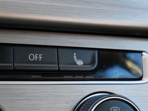 Used 2015 Volkswagen Golf TDI SE image 31