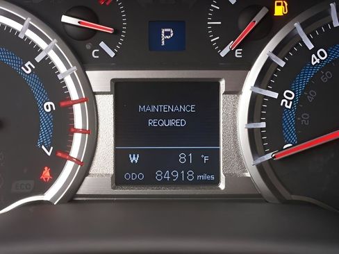 Used 2018 Toyota 4Runner TRD Off-Road AWD/4WD image 25