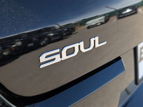 Certified 2025 Kia Soul LX image 13